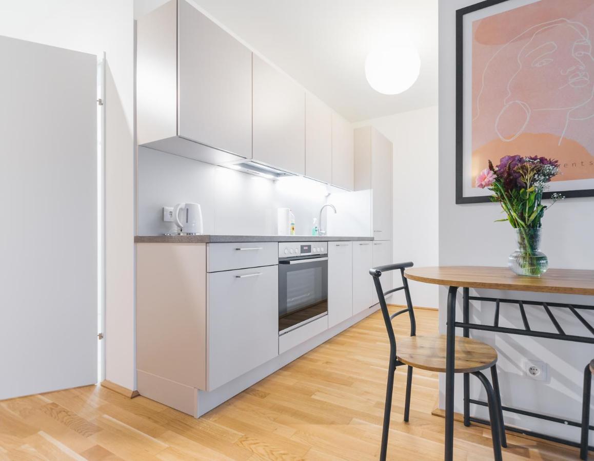 Modern Apartment Вена Экстерьер фото